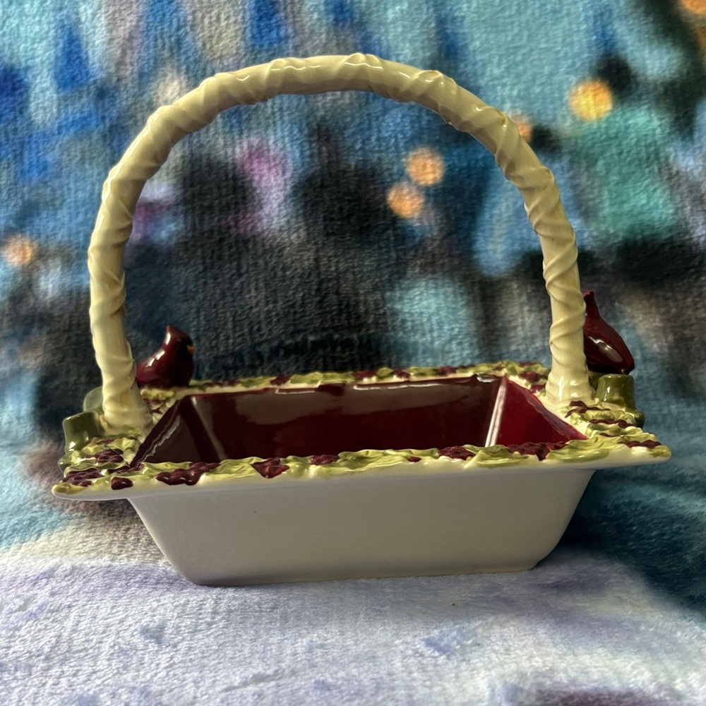 Grasslands Road Burgundy and Cream Cardinal Basket NWT - Picture 5 of 8